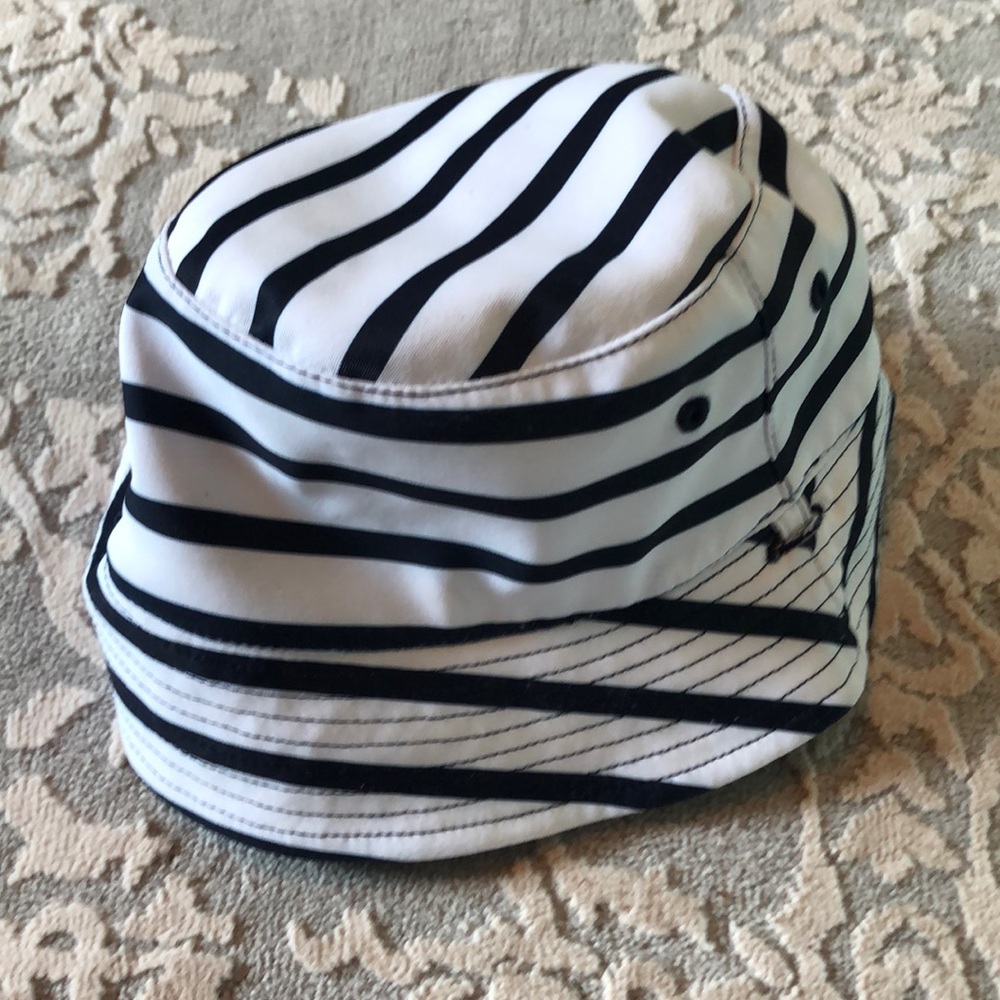 BNWOT baby water hat